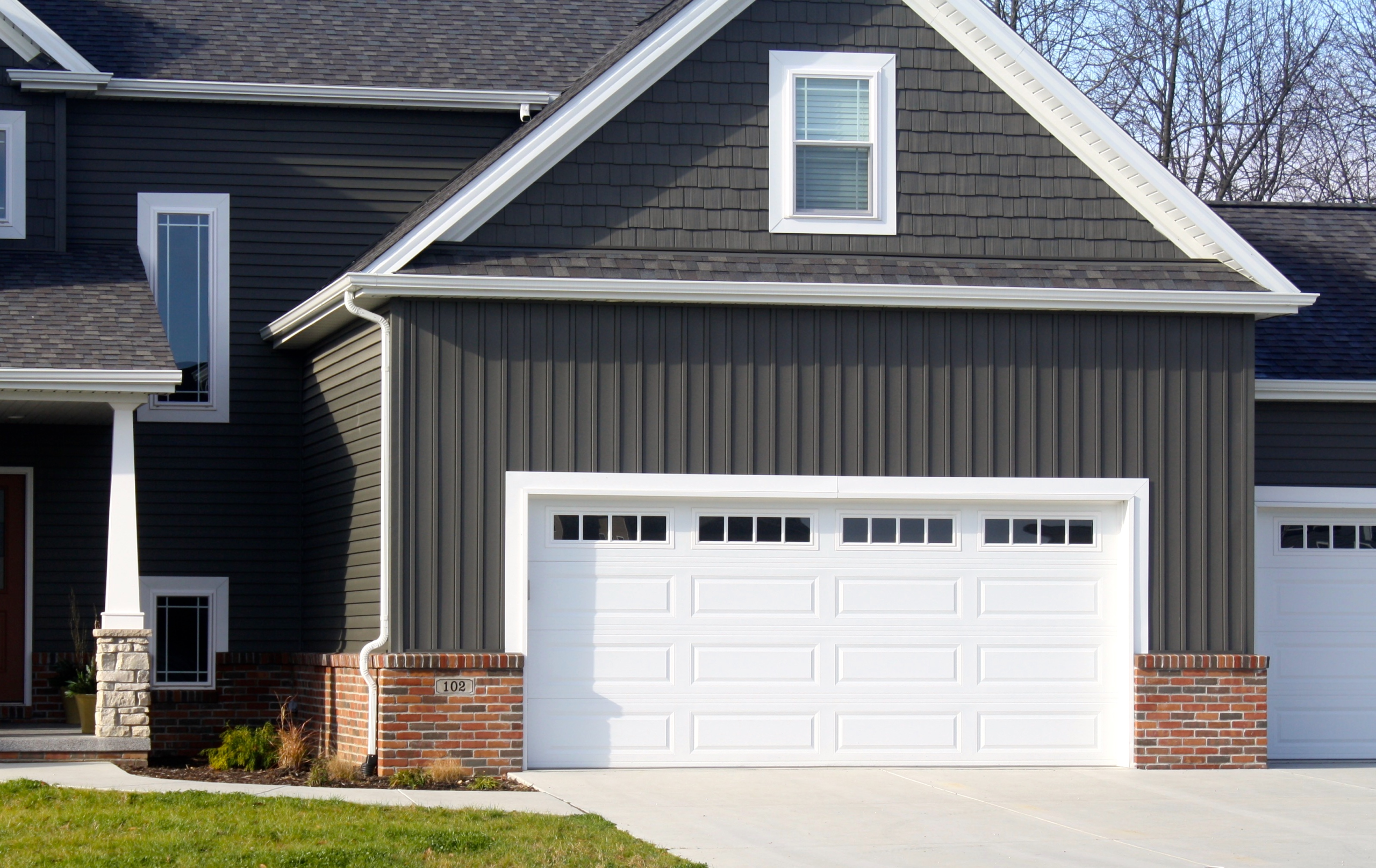 Long raised panel garage door style